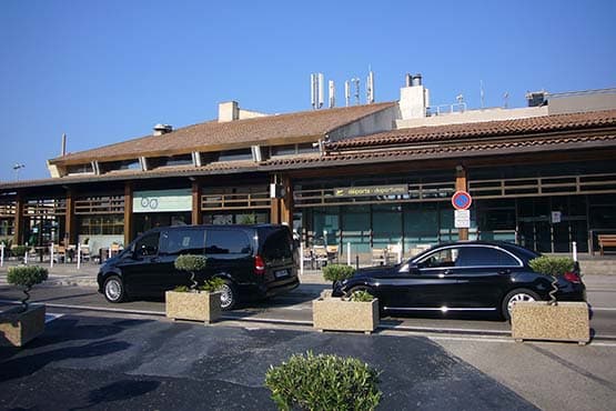 Navette VTC entre Toulon et l'Aéroport de Toulon Hyères